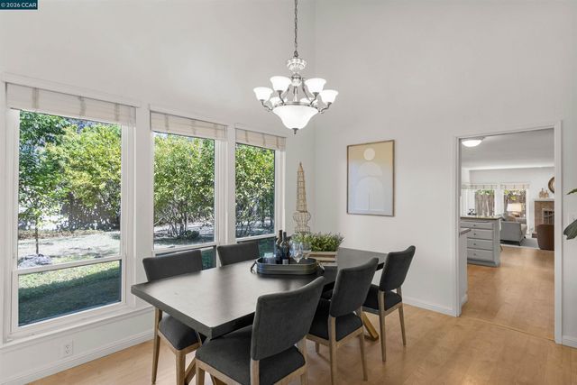7 Leeds Ct, Danville, CA 94526