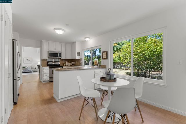 7 Leeds Ct, Danville, CA 94526