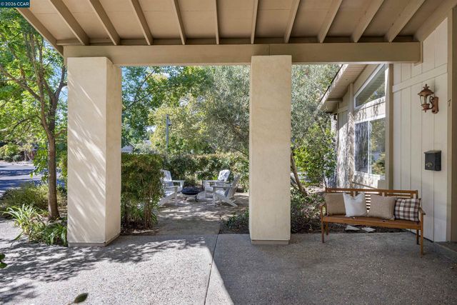 7 Leeds Ct, Danville, CA 94526