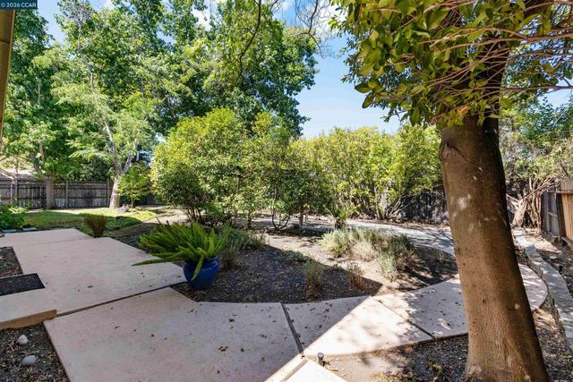 7 Leeds Ct, Danville, CA 94526