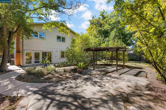 7 Leeds Ct, Danville, CA 94526