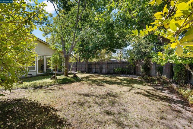 7 Leeds Ct, Danville, CA 94526