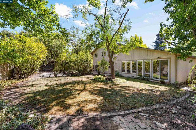 7 Leeds Ct, Danville, CA 94526