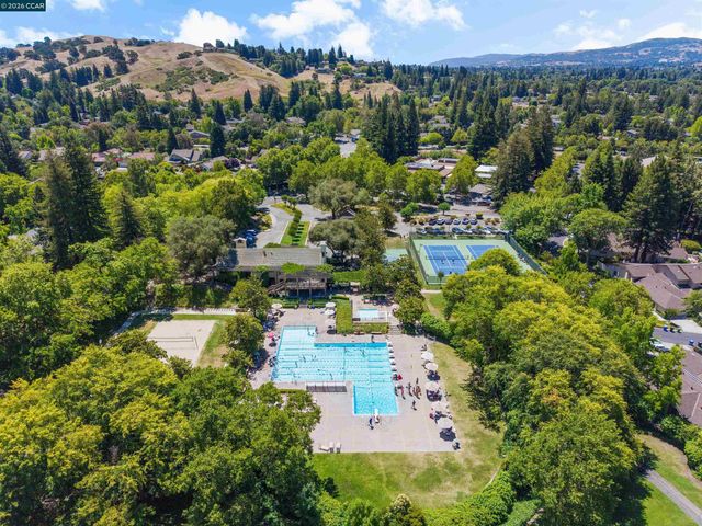 7 Leeds Ct, Danville, CA 94526