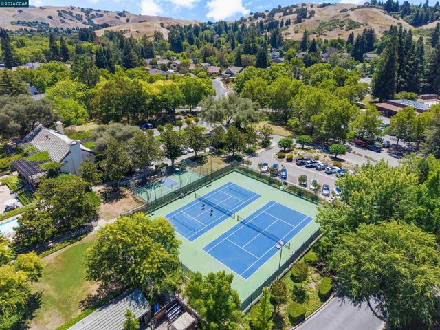 7 Leeds Ct, Danville, CA 94526