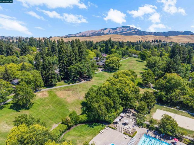 7 Leeds Ct, Danville, CA 94526