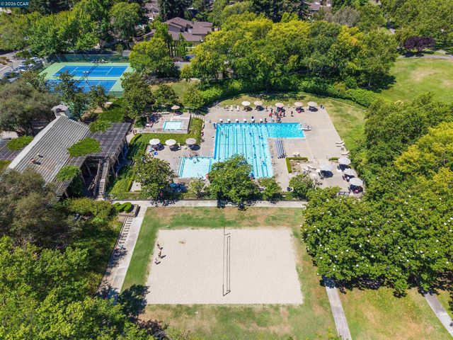 7 Leeds Ct, Danville, CA 94526