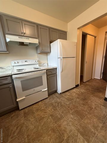 33 OAK 39-3, Walden, NY 12586