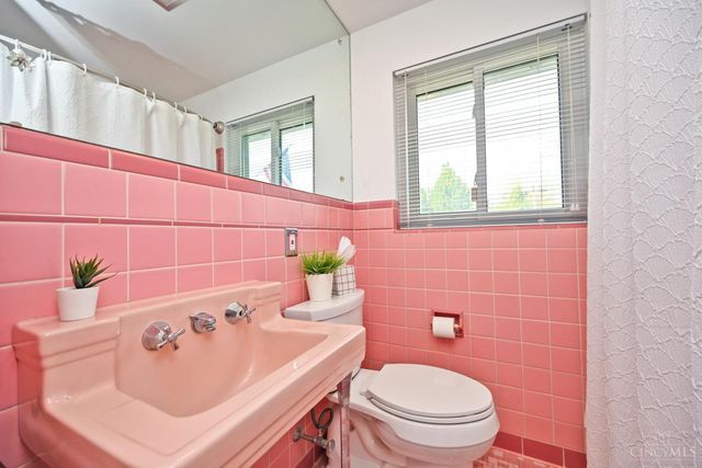 3673 Boomer Road, Cincinnati, OH 45247