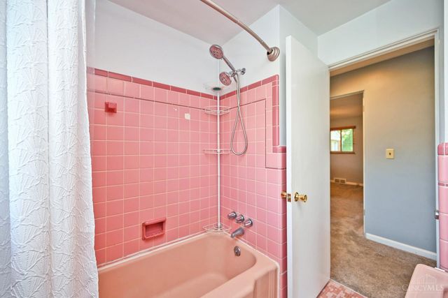 3673 Boomer Road, Cincinnati, OH 45247
