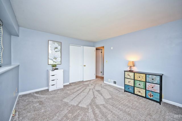 3673 Boomer Road, Cincinnati, OH 45247