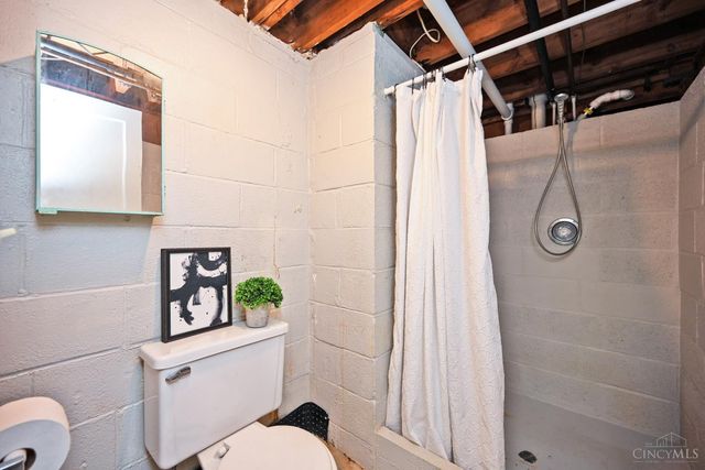 3673 Boomer Road, Cincinnati, OH 45247
