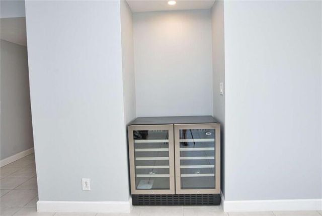 19355 Turnberry Way 3d, Miami, FL 33180