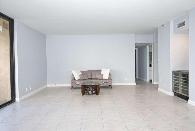 19355 Turnberry Way 3d, Miami, FL 33180