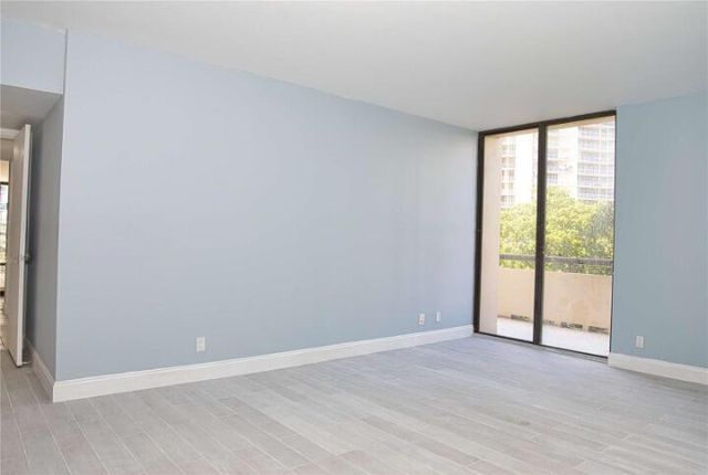19355 Turnberry Way 3d, Miami, FL 33180
