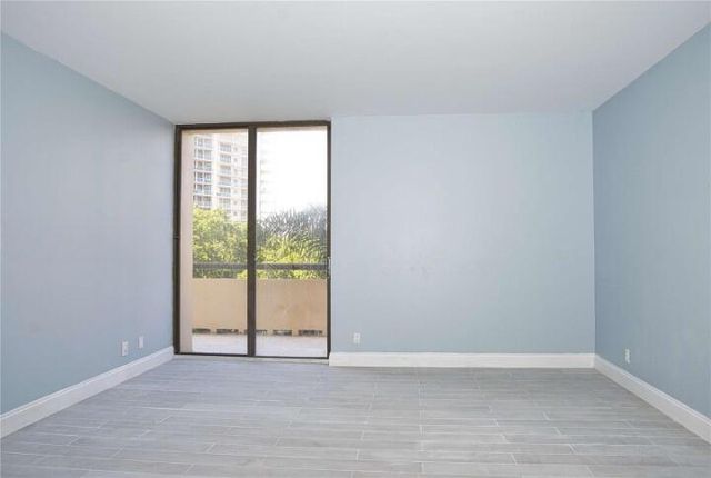 19355 Turnberry Way 3d, Miami, FL 33180