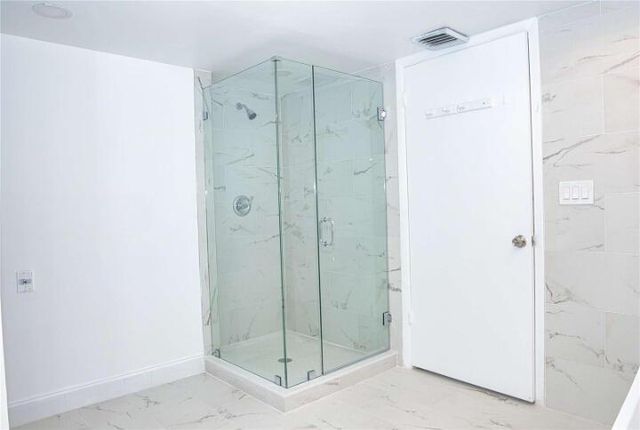 19355 Turnberry Way 3d, Miami, FL 33180