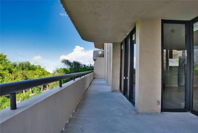 19355 Turnberry Way 3d, Miami, FL 33180