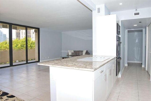 19355 Turnberry Way 3d, Miami, FL 33180
