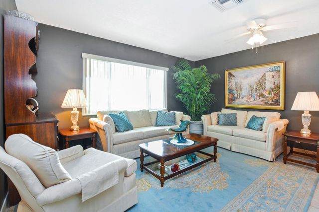 2113 SW 15th Street, Boynton Beach, FL 33426