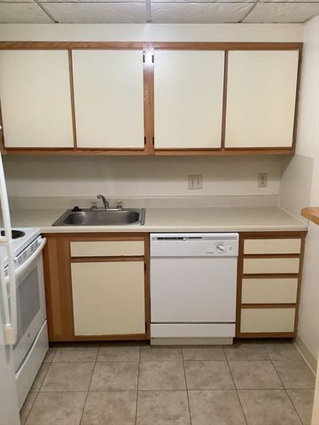 50 Cambridge Road 114, Woburn, MA 01801