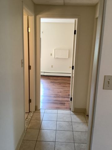 50 Cambridge Road 114, Woburn, MA 01801