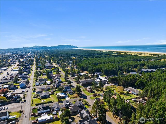 1512 S Ocean Beach BLVD, Long Beach, WA 98631