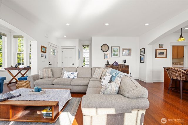 1512 S Ocean Beach BLVD, Long Beach, WA 98631