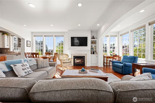 1512 S Ocean Beach BLVD, Long Beach, WA 98631