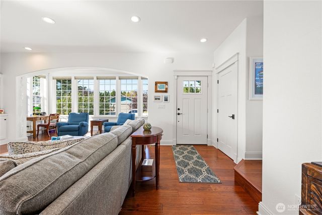 1512 S Ocean Beach BLVD, Long Beach, WA 98631