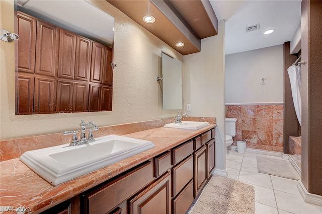 3880 Leisure Lane, Las Vegas, NV 89103