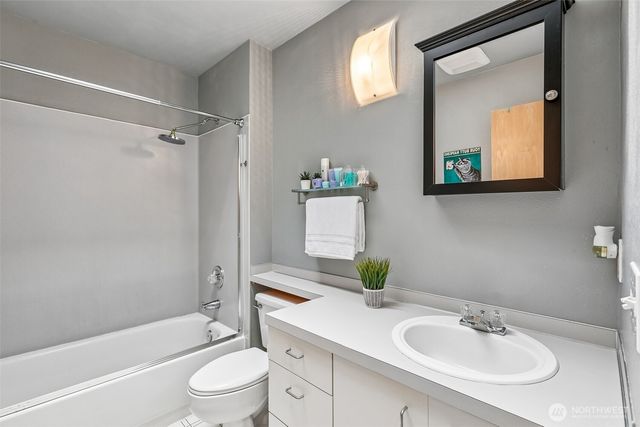 7226 NE 171st Lane, Kenmore, WA 98028
