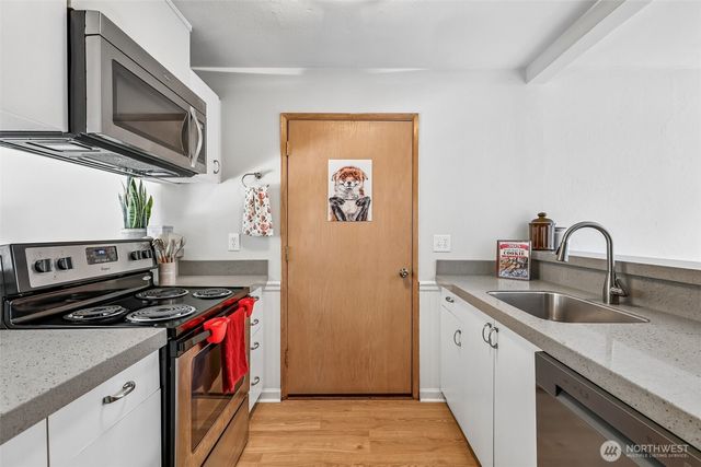 7226 NE 171st Lane, Kenmore, WA 98028