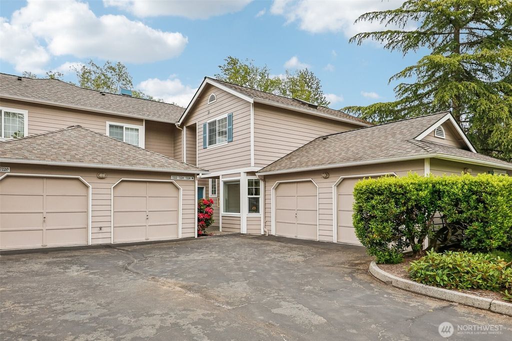 7226 NE 171st Lane, Kenmore, WA 98028