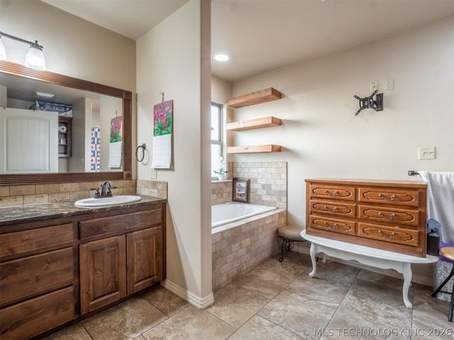 1400 Monarch Drive, Mcalester, OK 74501