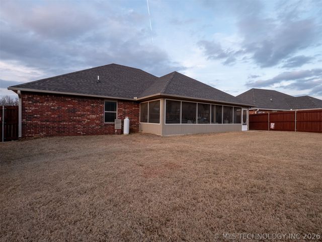 1400 Monarch Drive, Mcalester, OK 74501