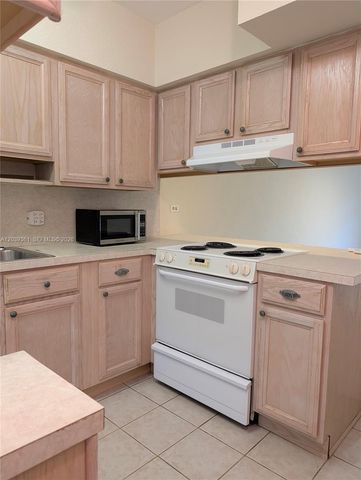 6580 Santona Street A34, Coral Gables, FL 33146