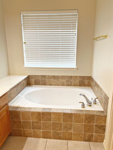 529 Continental Drive, Lewisville, TX 75067