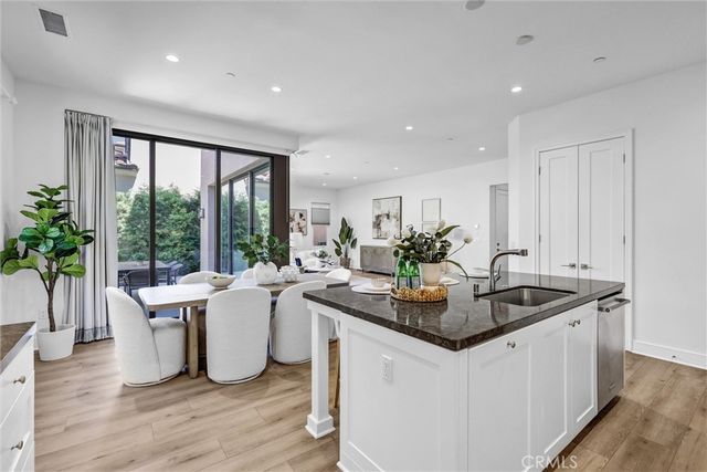 155 Linda Vista, Irvine, CA 92618