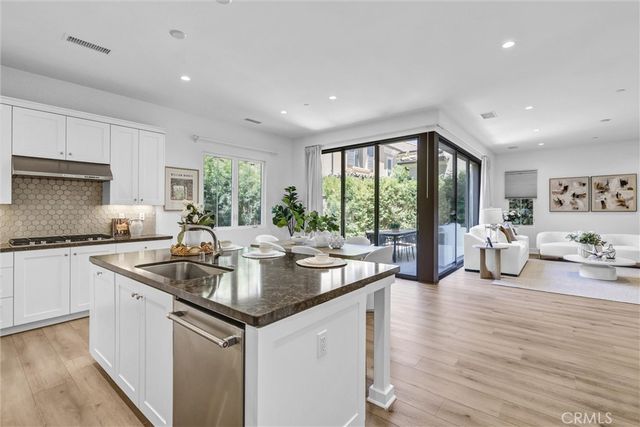 155 Linda Vista, Irvine, CA 92618