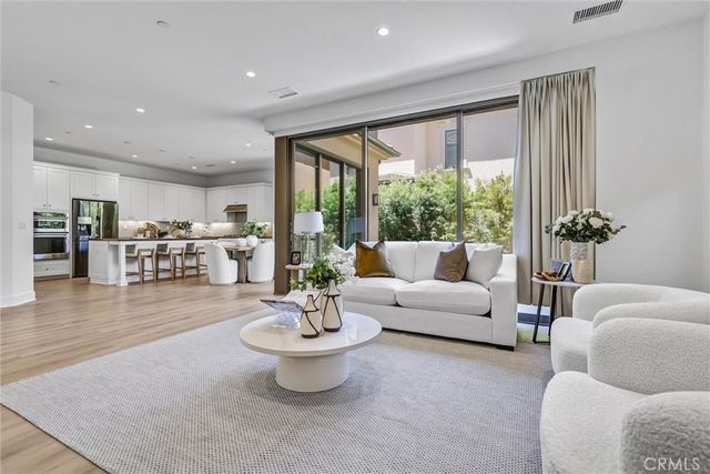 155 Linda Vista, Irvine, CA 92618