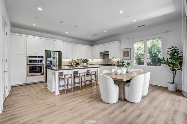155 Linda Vista, Irvine, CA 92618