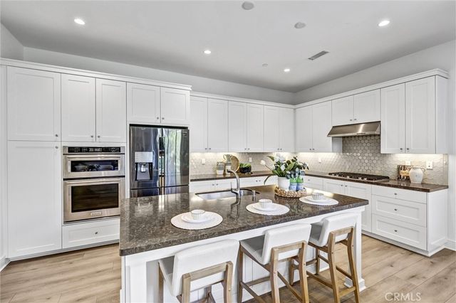 155 Linda Vista, Irvine, CA 92618