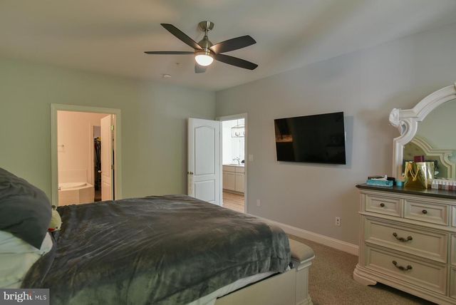 11432 ISAAC CT, Hagerstown, MD 21742