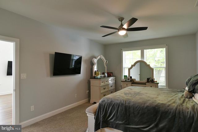 11432 ISAAC CT, Hagerstown, MD 21742