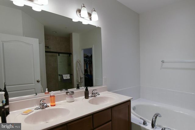 11432 ISAAC CT, Hagerstown, MD 21742