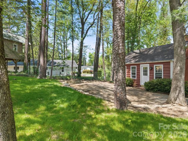 1110 3rd Avenue W multiple, Hendersonville, NC 28739