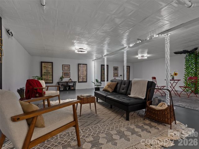 1110 3rd Avenue W multiple, Hendersonville, NC 28739