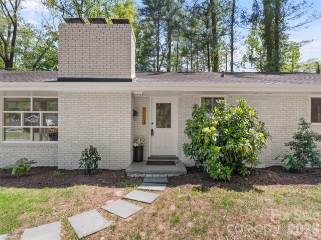 1110 3rd Avenue W multiple, Hendersonville, NC 28739