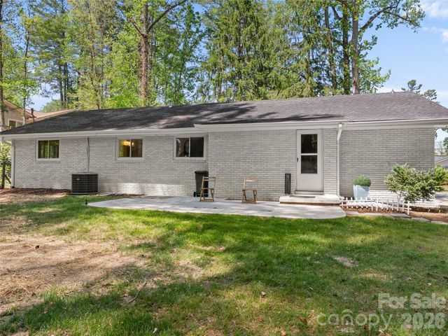 1110 3rd Avenue W multiple, Hendersonville, NC 28739